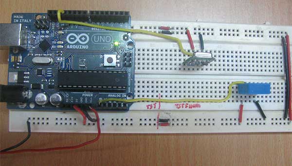 Wireless Humidity and Temperature Monitoring System