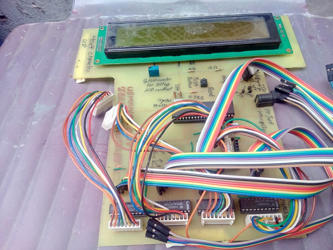 Pic16f877 microcontroller PLC (Programmable Logic Controller) Input Output Status board