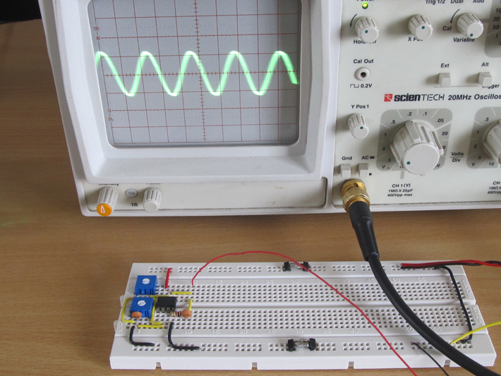 Carrier Frequency Waveform in AM Modulation Displayed On CRO