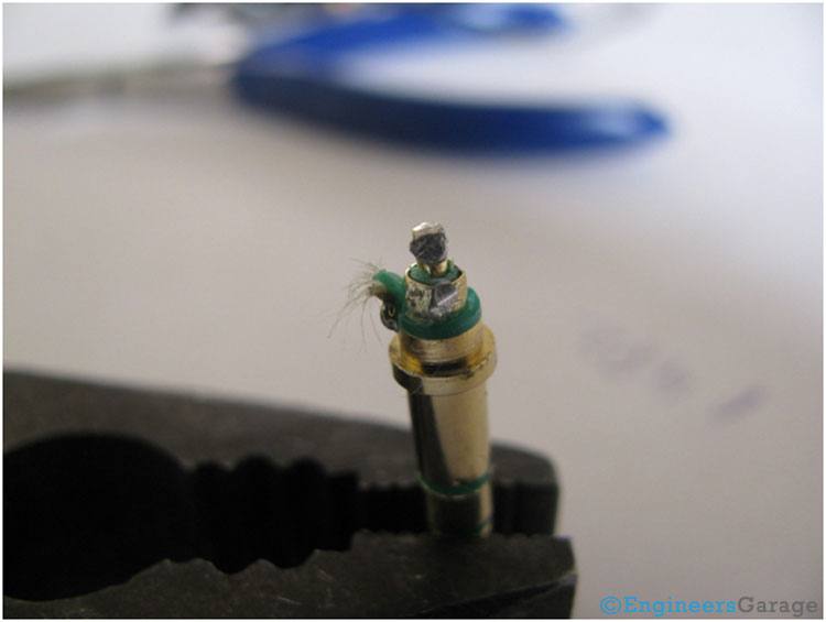 Image Showing Arrangement of Metallic Contacts in A TRS Connector Image Showing Arrangement of Metallic Contacts in A TRS Connector