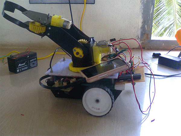 Image showing robotic arm mounted on Pick and Place Robot
