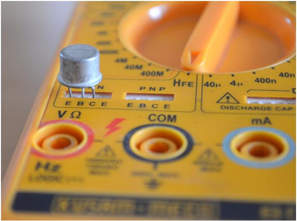 Image showing transistor placed in transistor region of multimeter