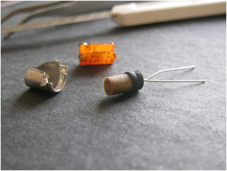 Internal Structure of Metal Container in Electrolytics Capacitor Internal Structure of Metal Container in Electrolytics Capacitor