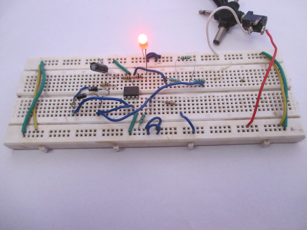 Prototype of 741 OPAMP IC Tester